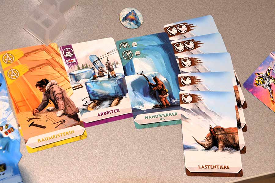 Game 23 in Essen: Nunatak - Cards - Photography by Axel Bongart