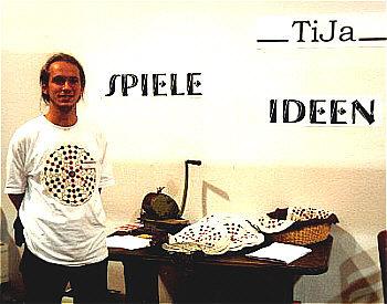 Tija auf der Spiel 2001 in Essen von Reich der Spiele